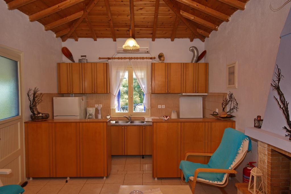 Villa Mourtero House à Kalamakia Extérieur photo