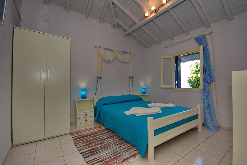 Villa Mourtero House à Kalamakia Extérieur photo